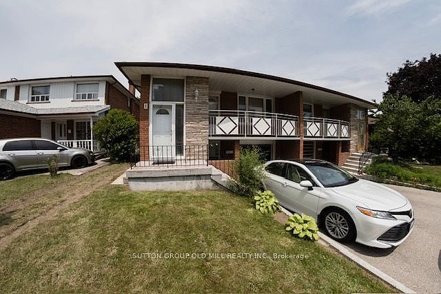 1st image of 8 Richgrove Dr