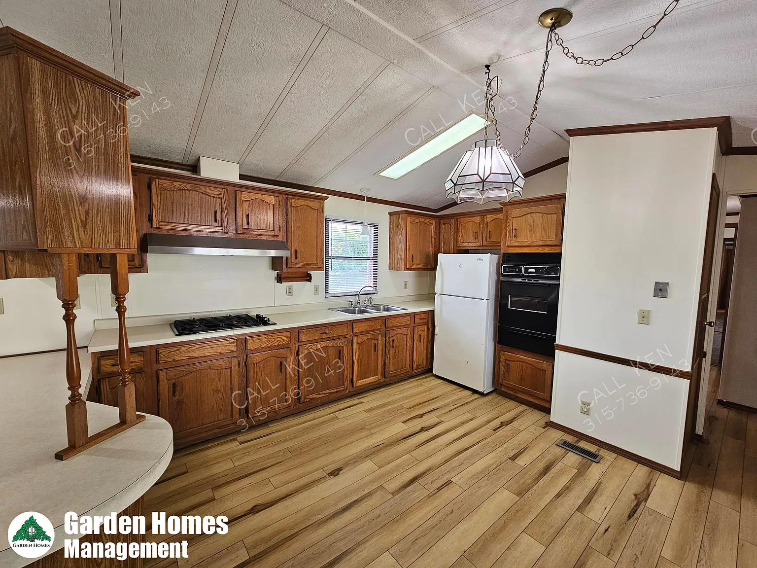 2 bed, 924 sqft, $1,350 — Photo 1