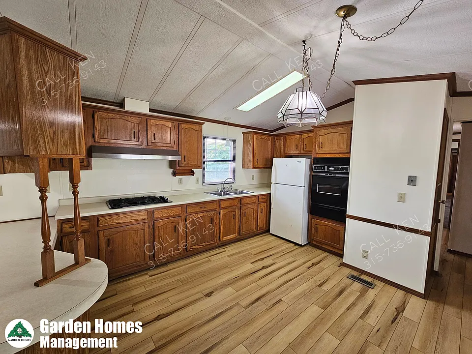 3 Singleton Dr