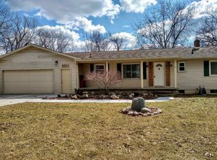5009 Island View Dr, Linden, MI 48451