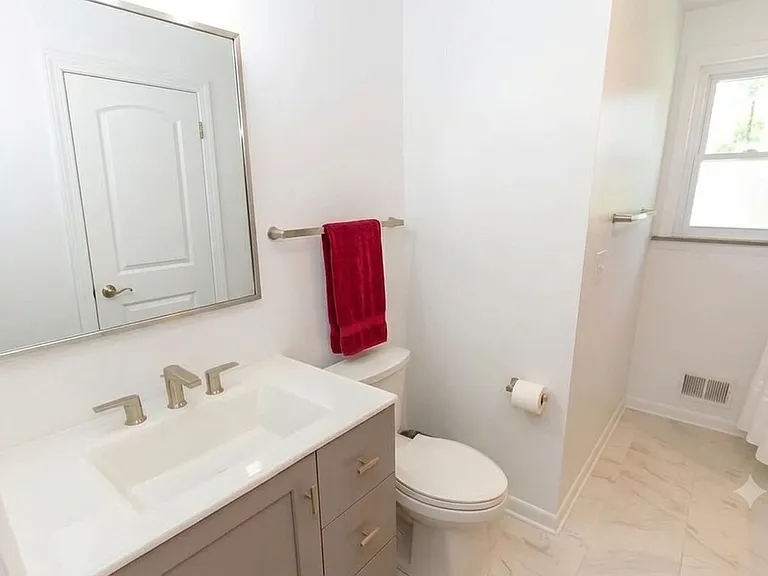 10305 Ruckle St — Photo 9