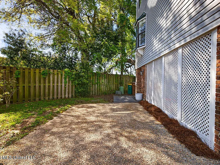 255 E Scenic Dr #G — Photo 38