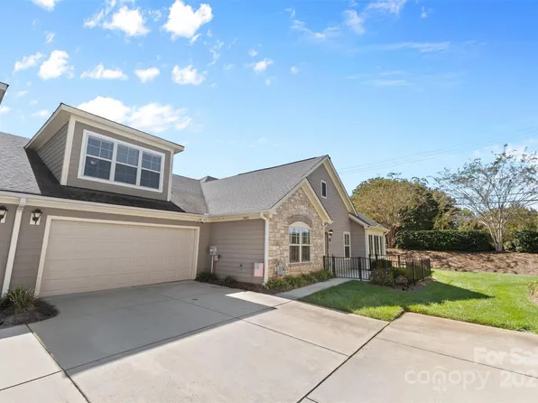 1402 Somersby Cir, Gastonia, NC 28054