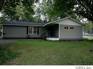 359 Chestnut St, North Syracuse, NY 13212
