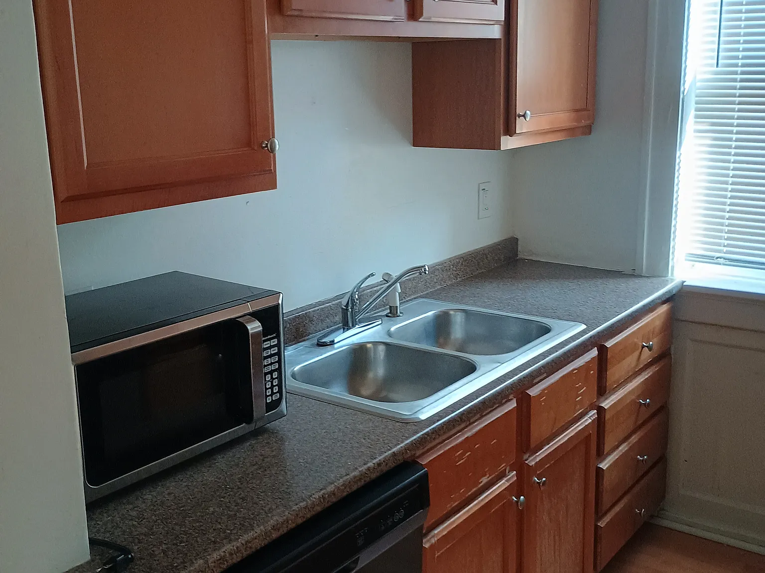 2 bed, 950 sqft, $1,300 — Photo 4