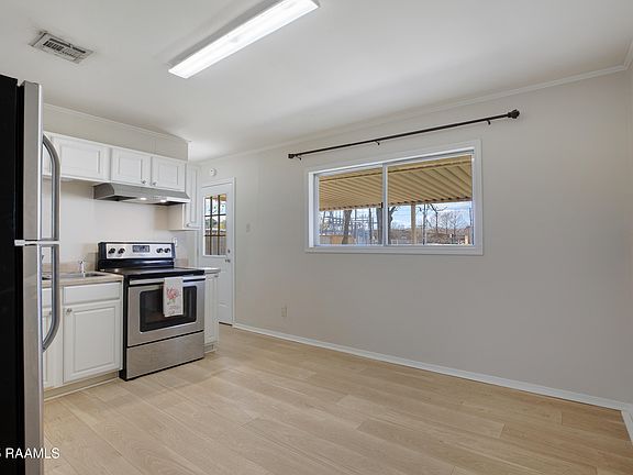 5th image of 701 Churchill Dr