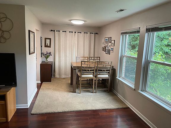 3rd image of 146 W Golf Rd APT A