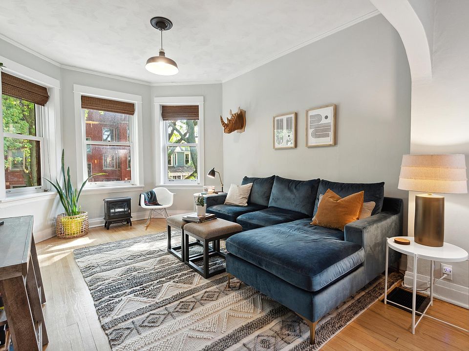 Living Room (picture of furnished 2nd floor)
