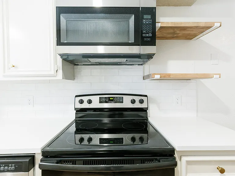 8214 Vernon Ave #B — Photo 6