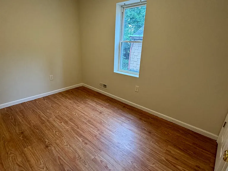 61 Asbury St — Photo 17
