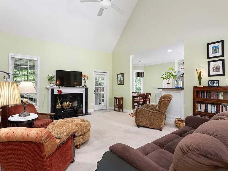 2828 Waterpointe Cir — Photo 12