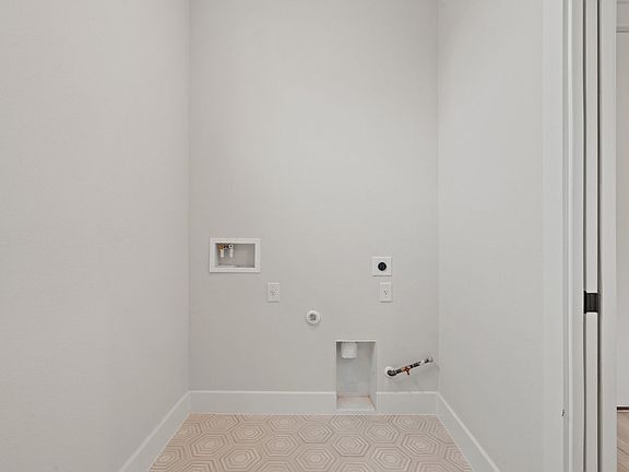 4th image of 2721 Bristol Dr #1
