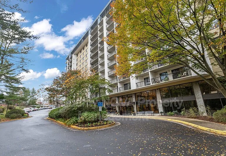 3800 Powell Ln #727 — Photo 3