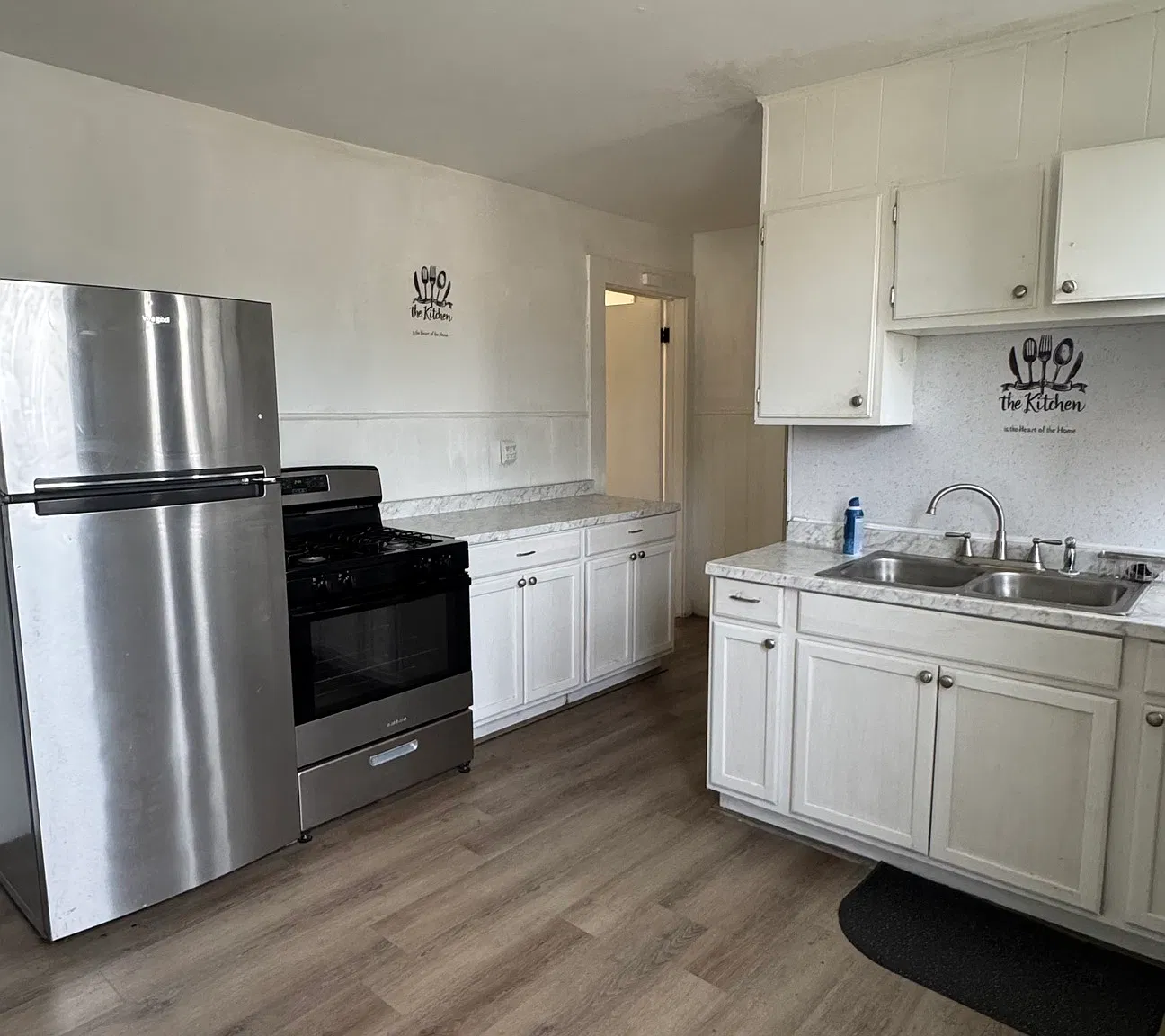 2 bed, 1.0 bath, 2476 sqft, $1,550 — Photo 1
