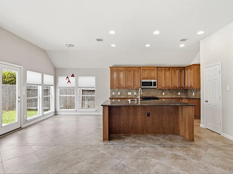 10703 Twilight Creek Ln — Photo 21