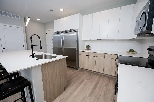 60 E Green St #303 — Photo 3