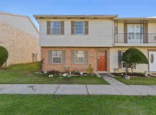 59 W Townhouse Ln #17, Grand Prairie, TX 75052