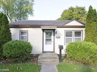1133 Wheeler St, Woodstock, IL 60098