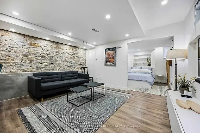 1 bed, 1.0 bath, 450 sqft, $1,800 — Photo 3