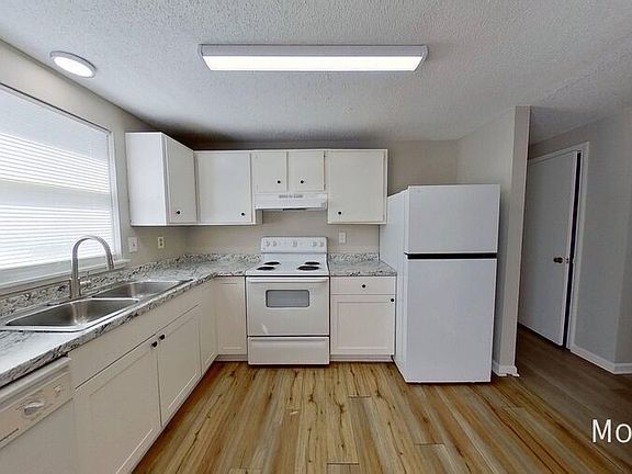2nd image of 10932 Magenta Ln