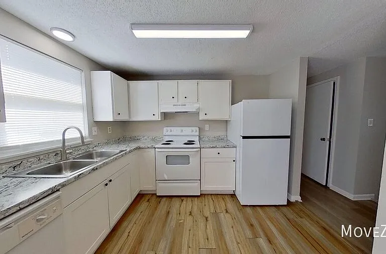 10932 Magenta Ln — Photo 2