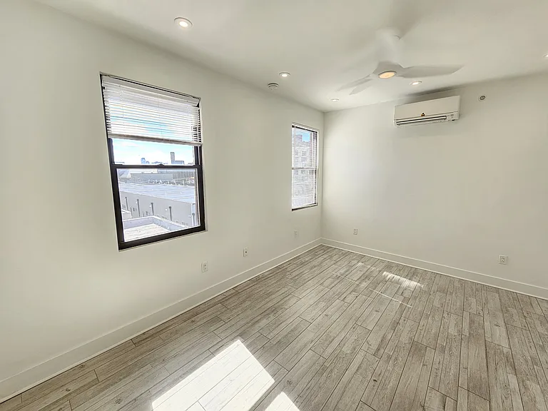 1170 N Hope St #4B — Photo 7