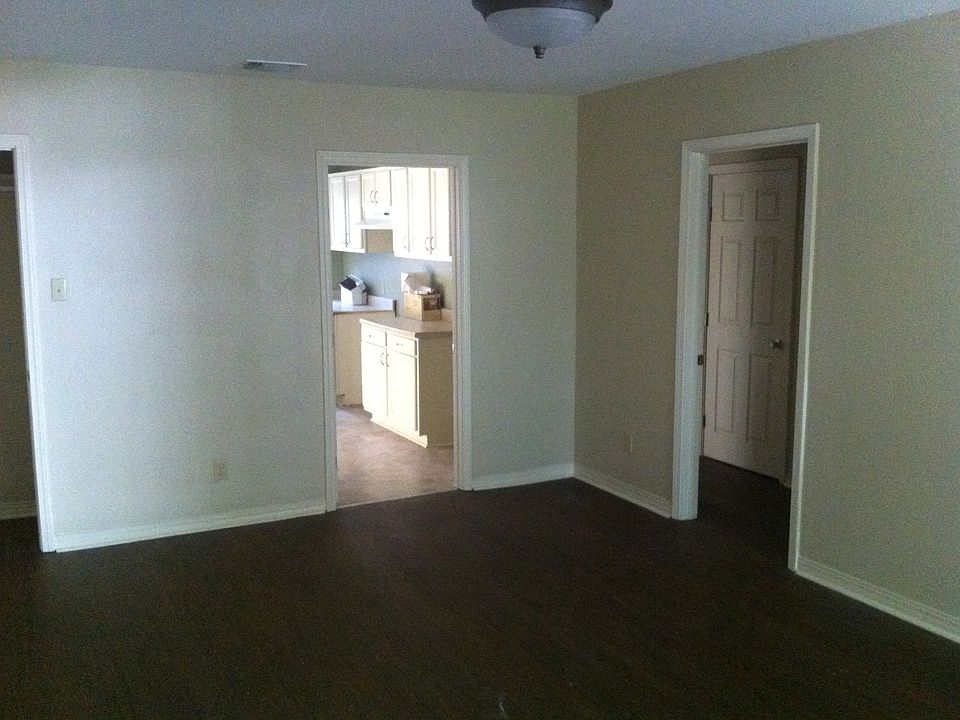 2nd image of 3126 Holly St