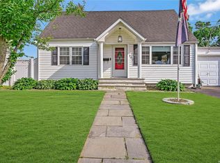 552 18th St, West Babylon, NY 11704