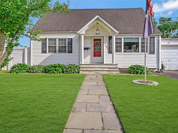552 18th Street, West Babylon, NY 11704