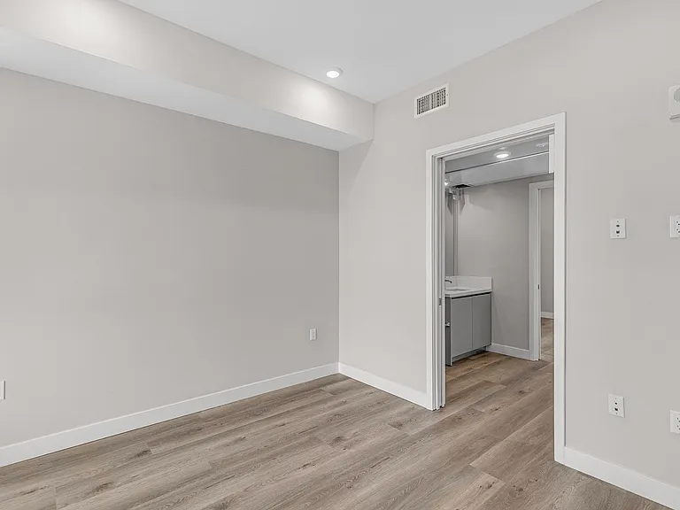 825 Coronado-Building — Photo 95