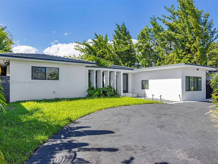 8220 Hawthorne Ave — Photo 5