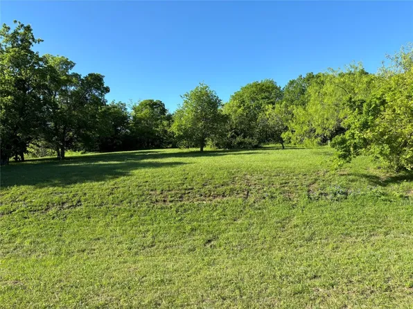 912 Mallard Pointe Dr, Cedar Hill, TX 75104