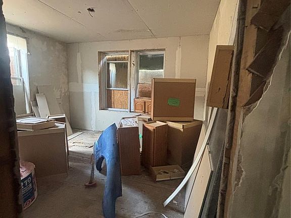 5th image of 2849 Meramec St