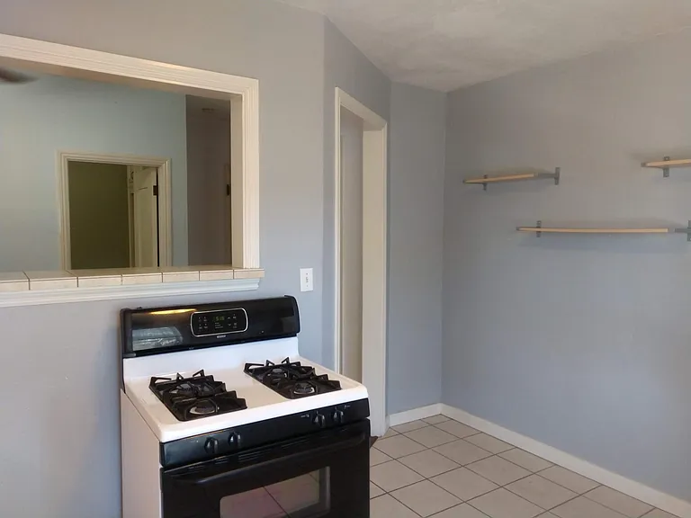 2401 E St #F — Photo 13