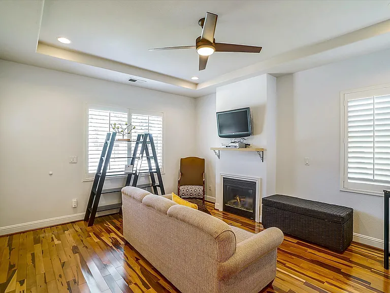 62 Ervin Ct — Photo 12