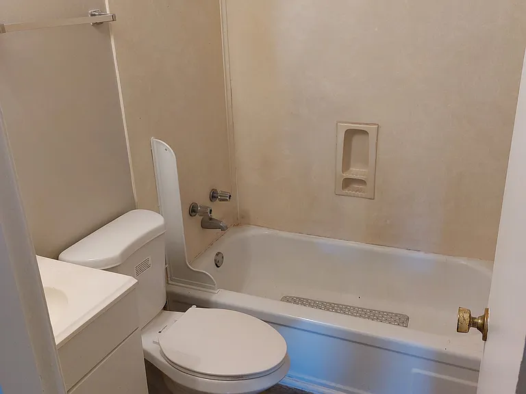 121 Pinehurst St #121 — Photo 9