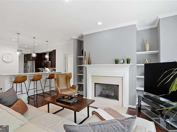 2nd image of 3275 Lenox Rd NE APT 301