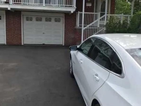 1 Futura Dr, Toronto, ON M3N 2L6