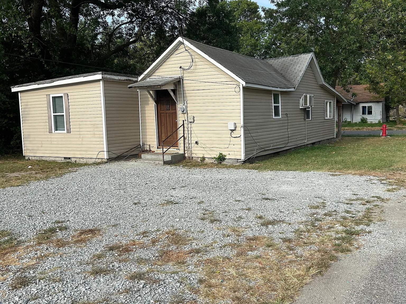 3 bed, 1092 sqft, $1,095 — Photo 2