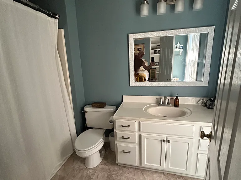 992 Riverrun Dr — Photo 3