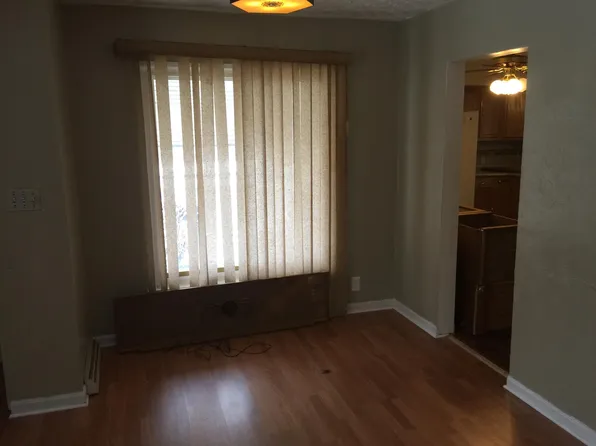 984 Courtland Ave, Akron, OH 44320