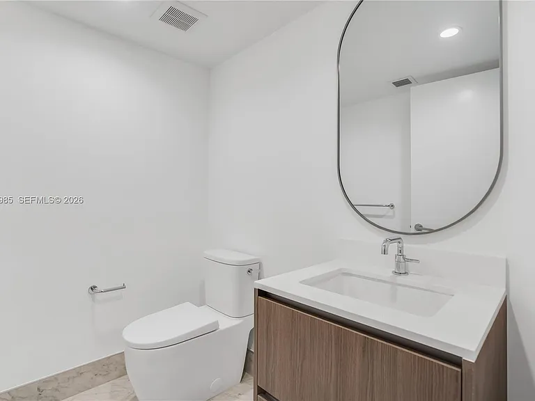 9221 E Bay Harbor Dr #511 — Photo 18