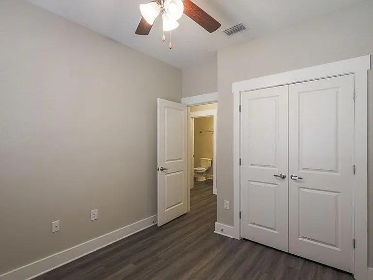 328 Date Palm Ln — Photo 9