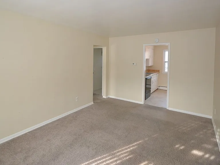 103 Devon Ave #C2 — Photo 8