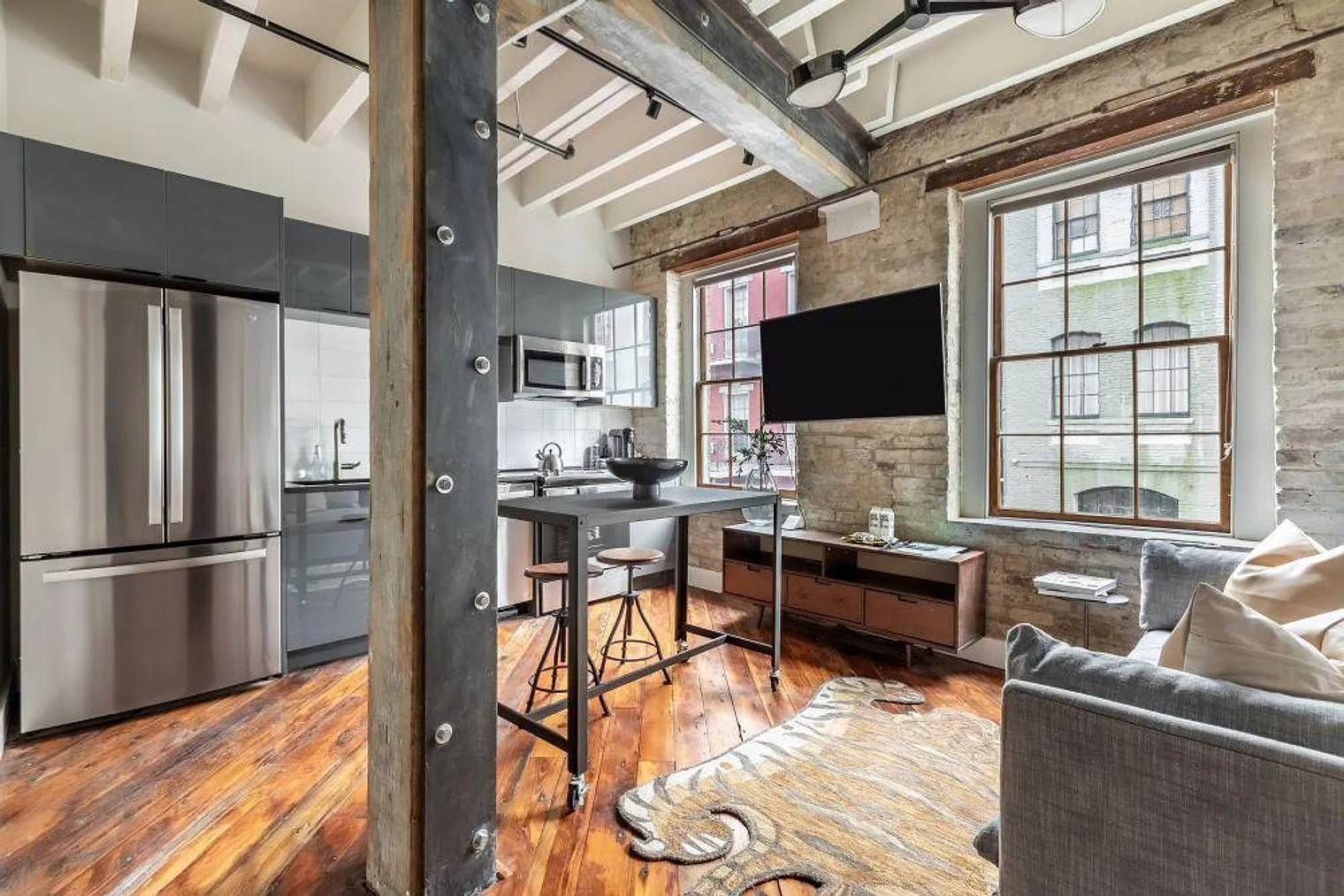 1 bed, 1.0 bath, 527 sqft, $7,487 — Photo 3