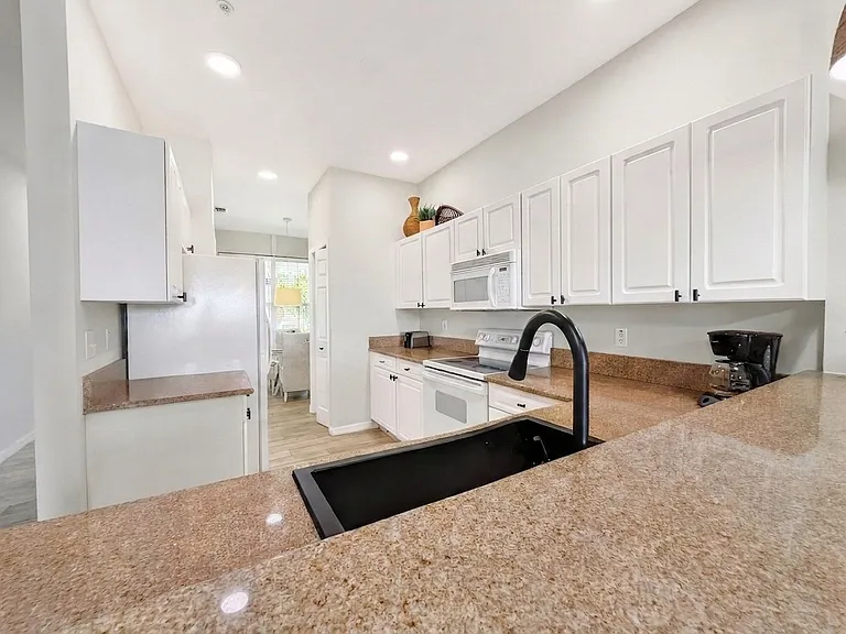 7895 Mahogany Run Ln #1422 — Photo 6