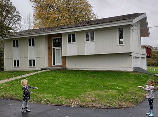 4660 Simmons Rd, Ransomville, NY 14131