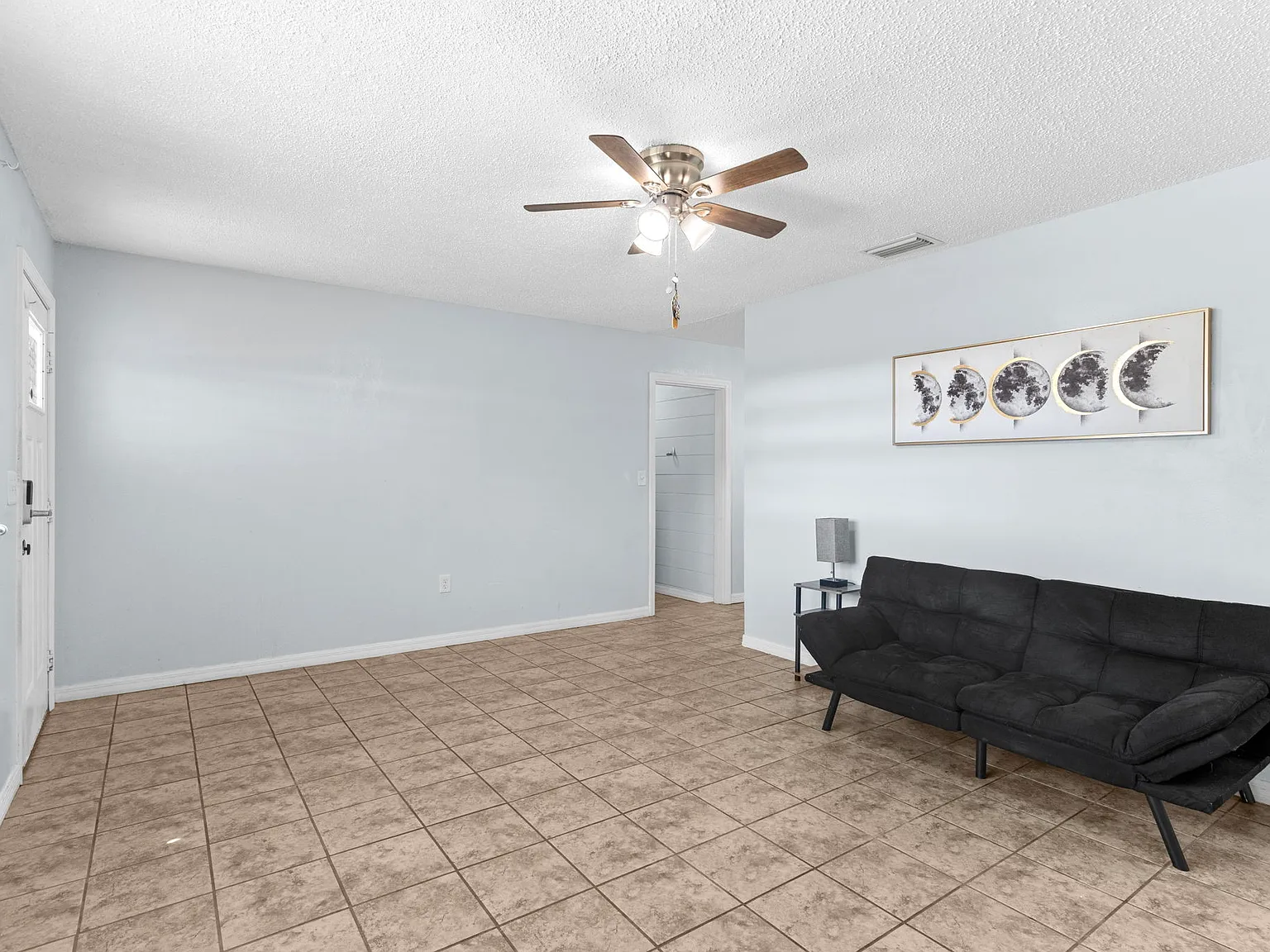 3 bed, 1008 sqft, $1,800 — Photo 2