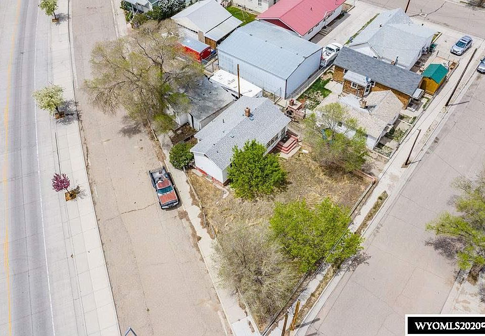 1st image of 523 Railroad Ave