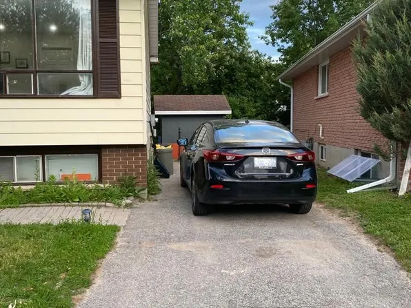 31 Bernick Dr, Barrie, ON L4M 5C1